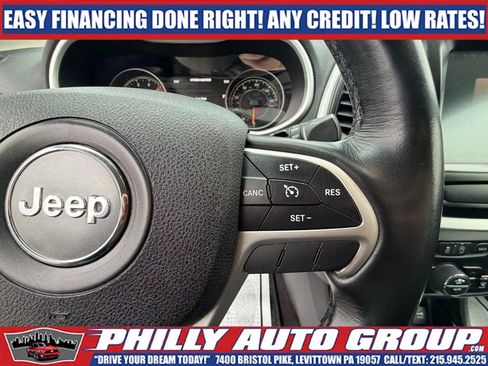 Used 2016 Jeep Cherokee Trailhawk w/ Comfort & Convenience Group AWD/4WD image 27