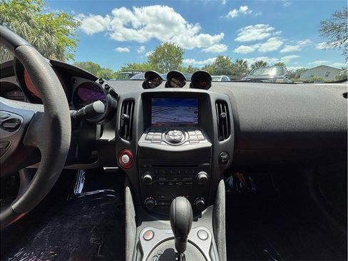Used 2019 Nissan 370Z NISMO image 11