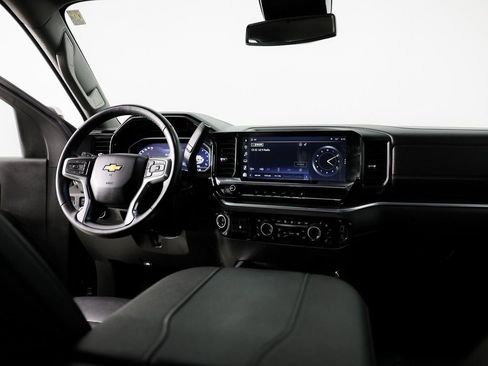 Used 2024 Chevrolet Silverado 2500 LTZ w/ LTZ Convenience Package image 9