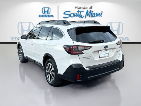 Used 2020 Subaru Outback Premium image 4