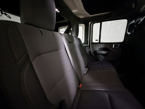 Used 2022 Jeep Wrangler Unlimited Sport image 25