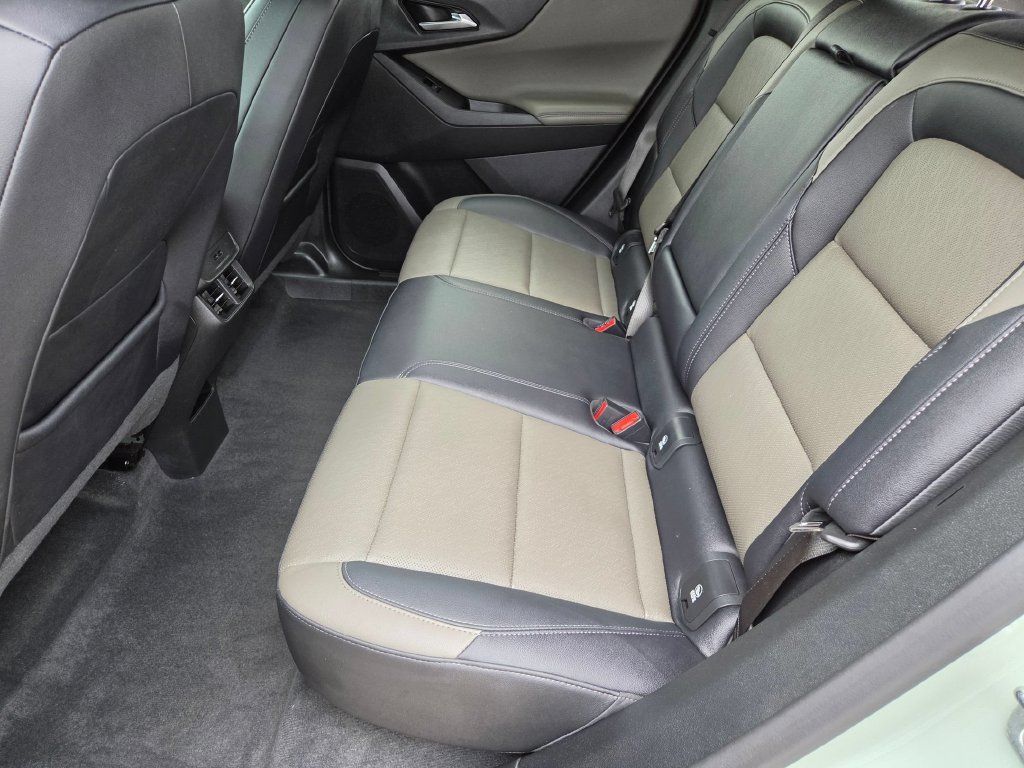 Used 2025 Chevrolet Equinox LT w/ Convenience Package II AWD/4WD image 29