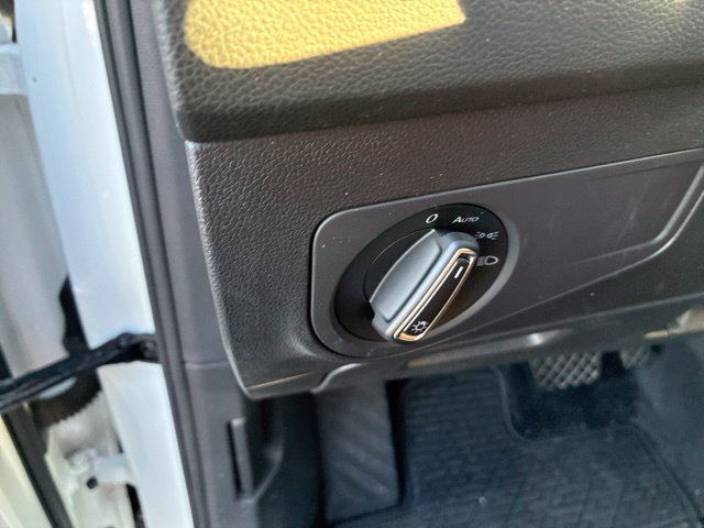 Used 2019 Volkswagen Tiguan SE AWD/4WD image 23