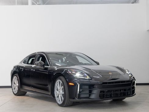 New 2025 Porsche Panamera 4 image 12