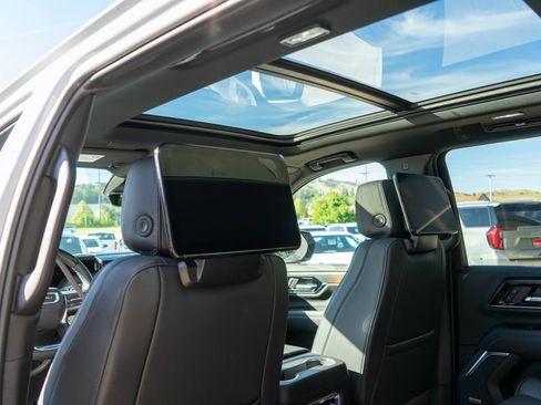 New 2026 GMC Yukon XL Denali w/ Denali Reserve Package AWD/4WD image 15