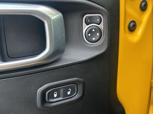 Used 2018 Jeep Wrangler Unlimited Sport S AWD/4WD image 34