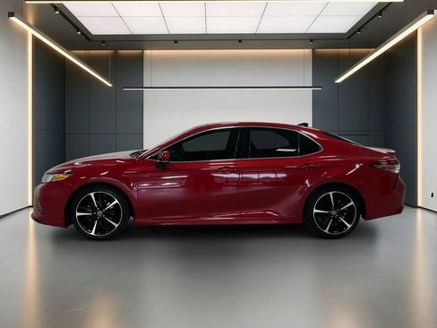 Used 2019 Toyota Camry XSE FWD image 2