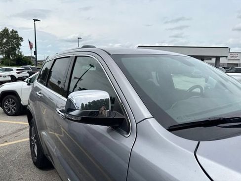Used 2018 Jeep Grand Cherokee Limited AWD/4WD image 8