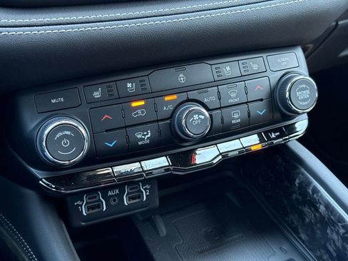 Used 2024 Dodge Durango SRT image 28