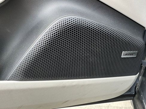 Used 2025 Porsche Macan 4 Electric image 21