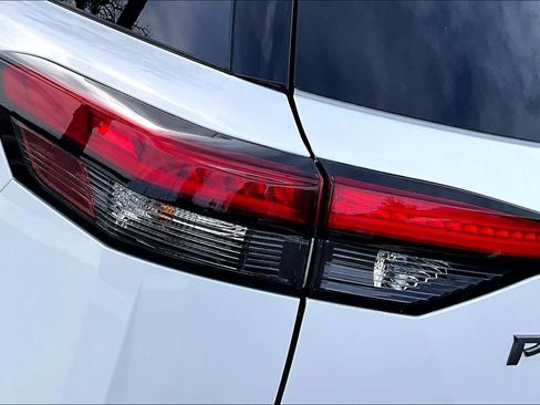 New 2026 Nissan Pathfinder S image 14