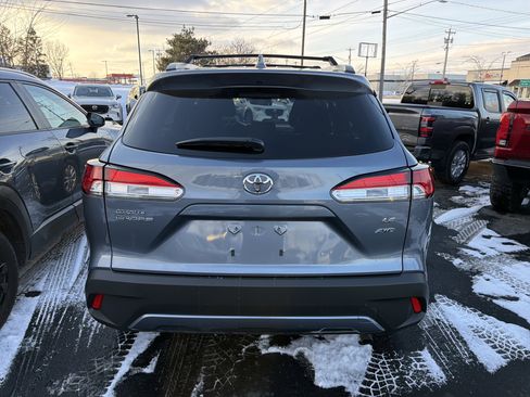 Used 2024 Toyota Corolla Cross LE image 6