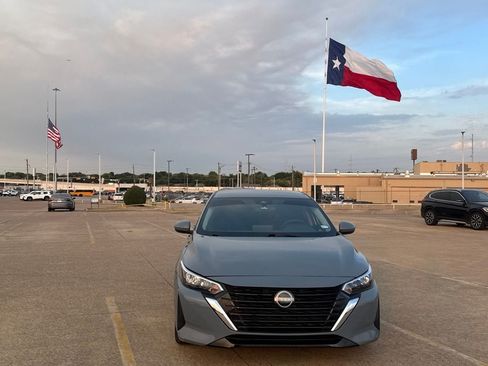 Used 2024 Nissan Sentra SV FWD image 4