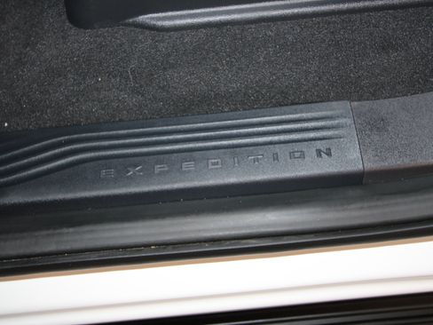New 2026 Ford Expedition Max Platinum w/ Stealth Appearance Package AWD/4WD image 6