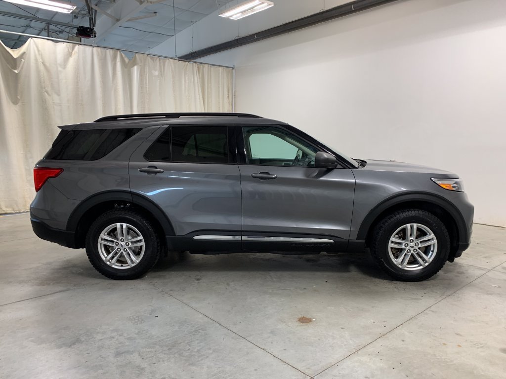 Used 2022 Ford Explorer XLT AWD/4WD image 11