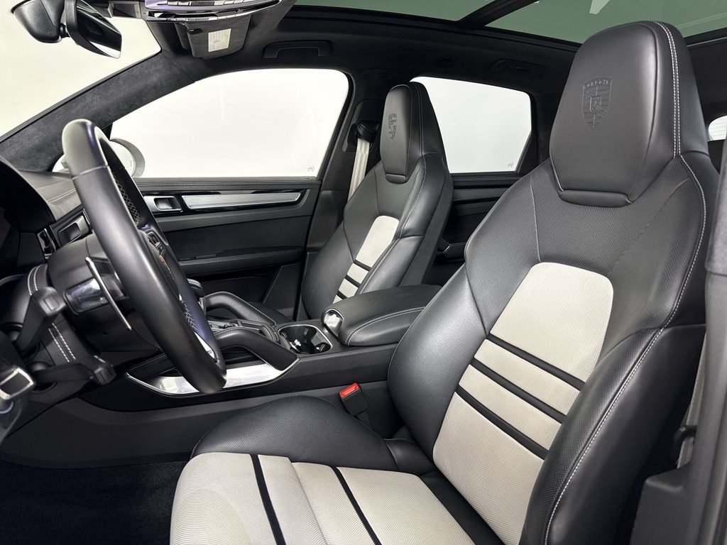 Certified 2023 Porsche Cayenne Turbo AWD/4WD image 5