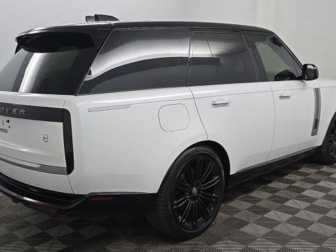 Used 2024 Land Rover Range Rover SV AWD/4WD image 2