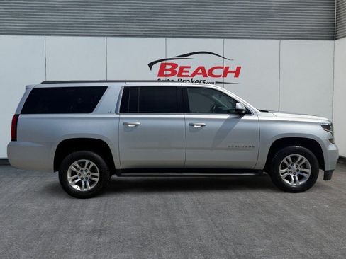 Used 2018 Chevrolet Suburban LT AWD/4WD image 9