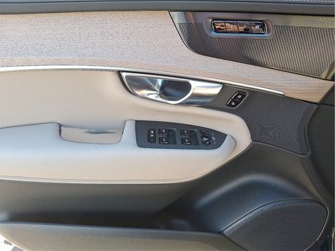 New 2026 Volvo XC90 B6 Plus w/ Protection Package Premier image 6