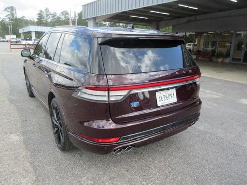 Used 2023 Lincoln Aviator Black Label w/ Jet Package image 3