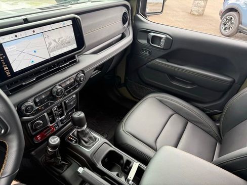 Used 2025 Jeep Wrangler Unlimited Rubicon 392 AWD/4WD image 19