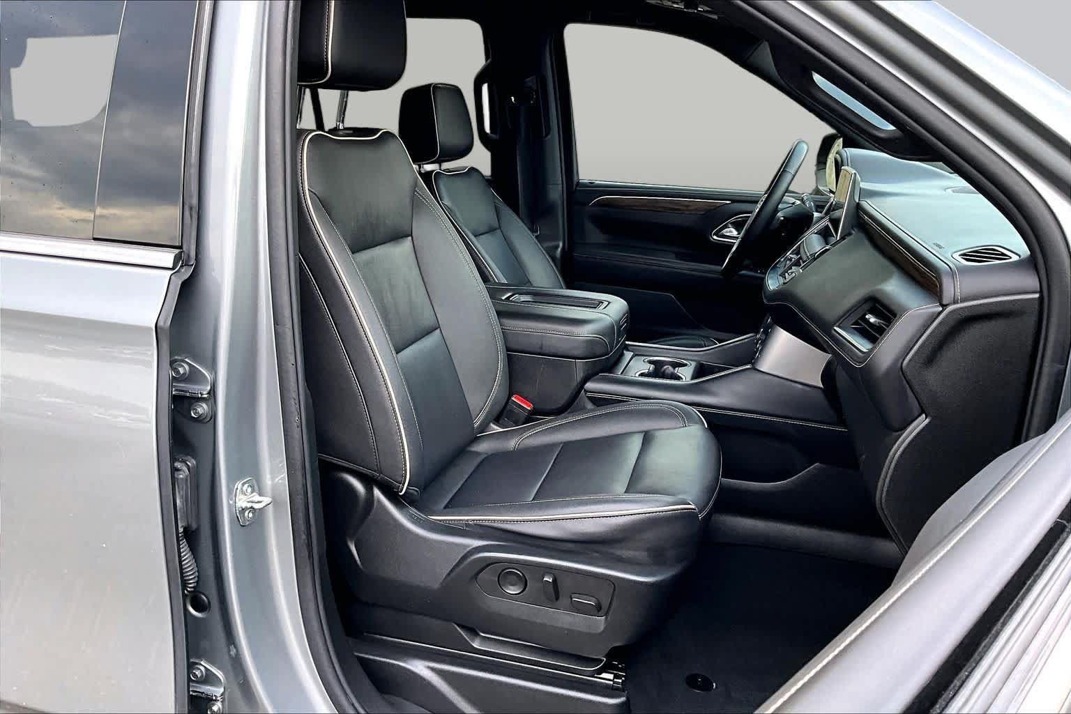Used 2023 Chevrolet Tahoe Premier w/ Max Trailering Package AWD/4WD image 8