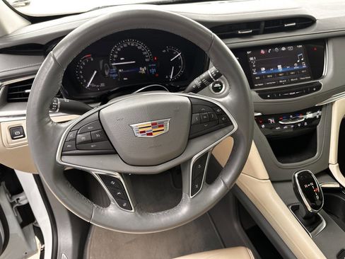 Used 2017 Cadillac XT5 Premium Luxury image 16