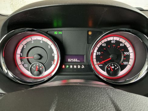 Used 2016 Dodge Grand Caravan SXT image 8