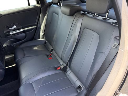 Used 2022 Mercedes-Benz GLA 250 w/ Premium Package Lite image 13