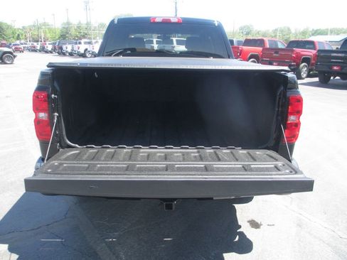 Used 2018 Chevrolet Silverado 1500 Custom w/ Custom Value Package AWD/4WD image 8