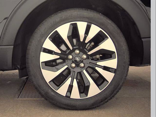 Used 2026 Ford Explorer Platinum w/ LUX Leather Package AWD/4WD image 10