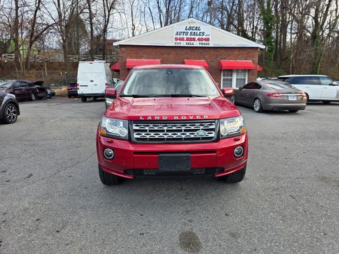 Used 2014 Land Rover LR2 HSE image 2