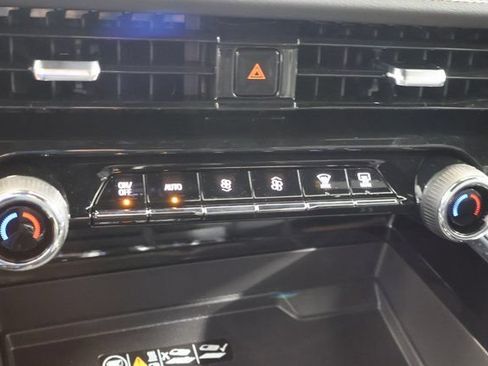 New 2026 Chevrolet Suburban Premier w/ Sun And Tow Package AWD/4WD image 20