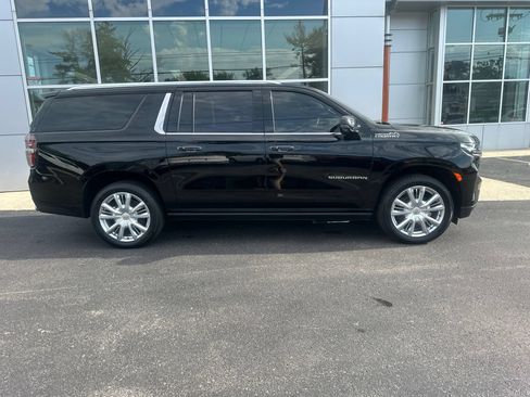 Used 2021 Chevrolet Suburban High Country w/ Premium Package AWD/4WD image 2