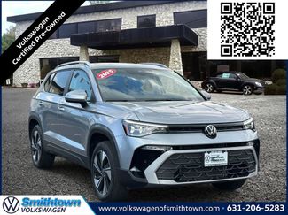 Used 2025 Volkswagen Taos SE w/ Panoramic Sunroof Package AWD/4WD video 1