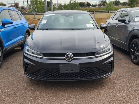 Used 2025 Volkswagen Jetta Sport FWD image 3