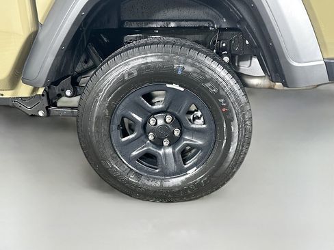 New 2026 Jeep Gladiator Sport image 17