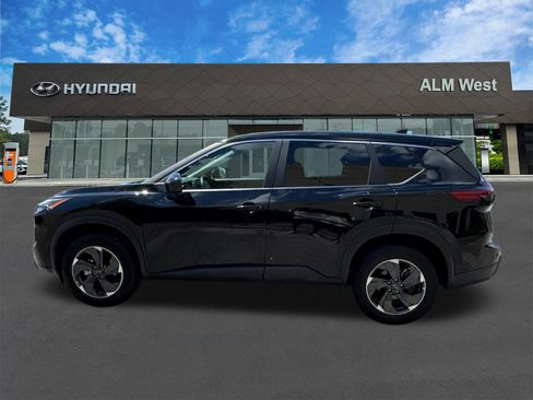 Used 2025 Nissan Rogue SV FWD image 8