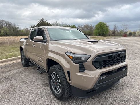 New 2026 Toyota Tacoma TRD Sport image 3