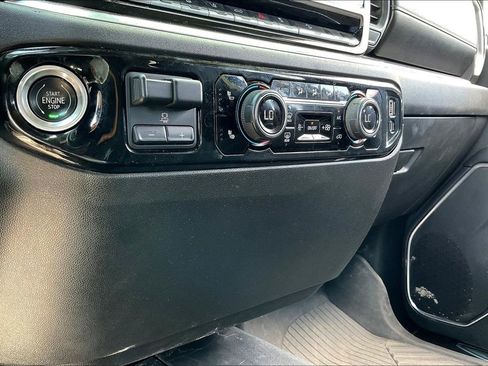 Used 2024 Chevrolet Silverado 2500 LT image 23