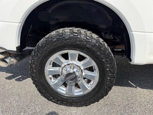 Used 2022 Ford F250 Platinum w/ FX4 Off-Road Package AWD/4WD image 11