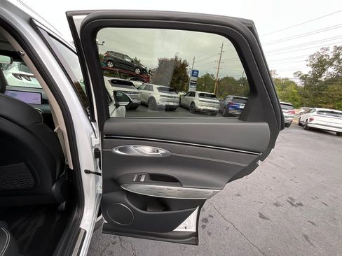 Used 2026 Genesis Electrified GV70 image 25