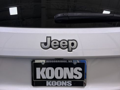 Used 2020 Jeep Grand Cherokee Summit AWD/4WD image 20