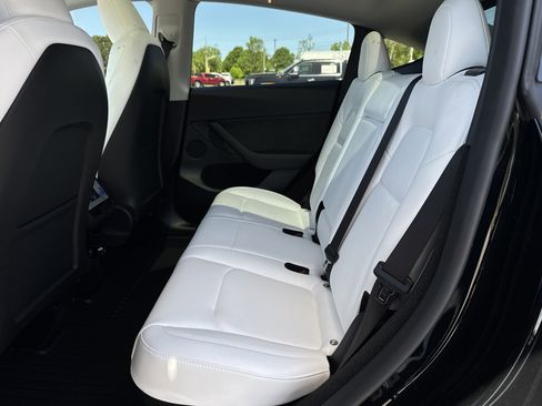 Used 2024 Tesla Model Y Performance AWD/4WD image 27