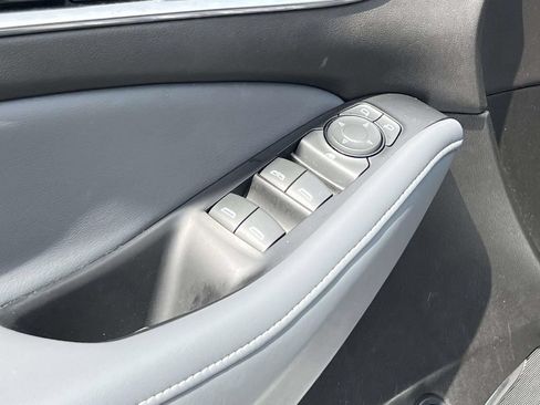 Used 2023 Buick Enclave Essence w/ Experience Buick Package AWD/4WD image 19