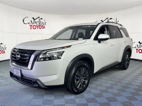 Used 2025 Nissan Pathfinder SV AWD/4WD image 2