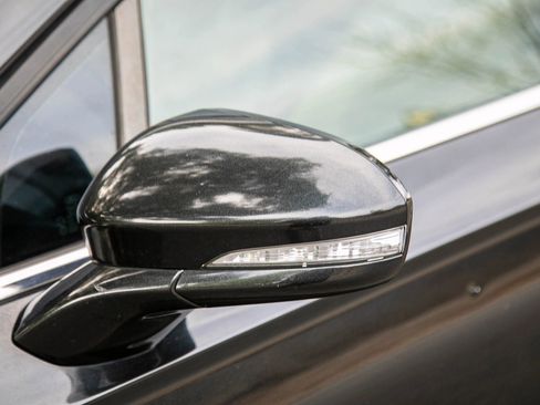 Used 2014 Ford Fusion SE FWD image 19