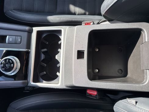 Used 2024 Mitsubishi Outlander SE Black Edition image 28