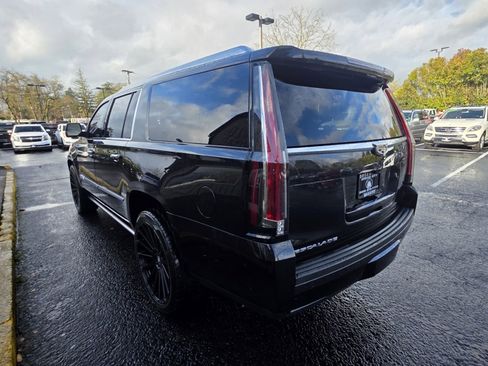 Used 2019 Cadillac Escalade ESV Platinum image 9
