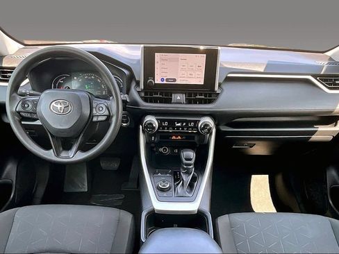 Used 2025 Toyota RAV4 XLE AWD/4WD image 9